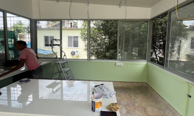 Comment agrandir son salon avec une extension vitrée ?