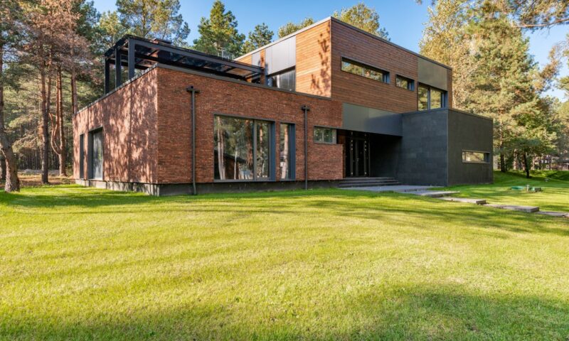 Quel style architectural pour une extension latérale harmonieuse?