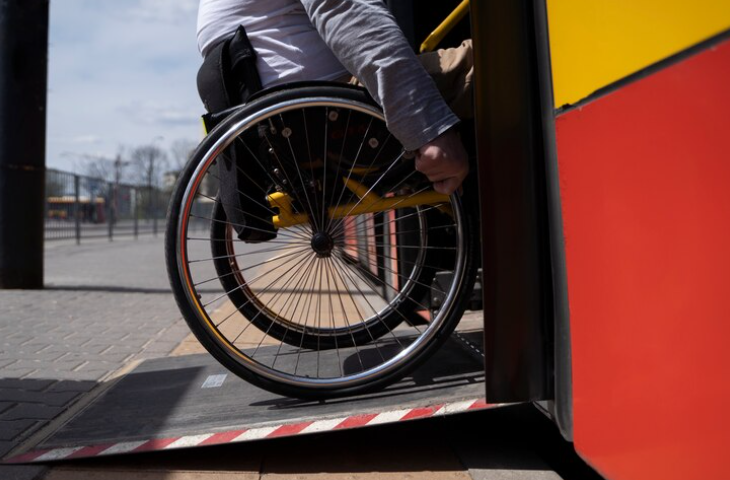 Rampe de chargement pour fauteuil roulant (TPMR)