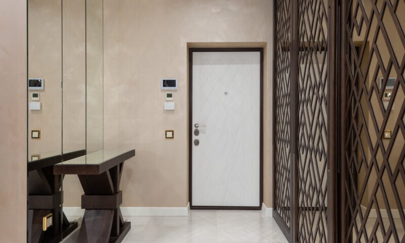 Blindage acier plat ou avec retour : quelle efficacité pour votre porte ?