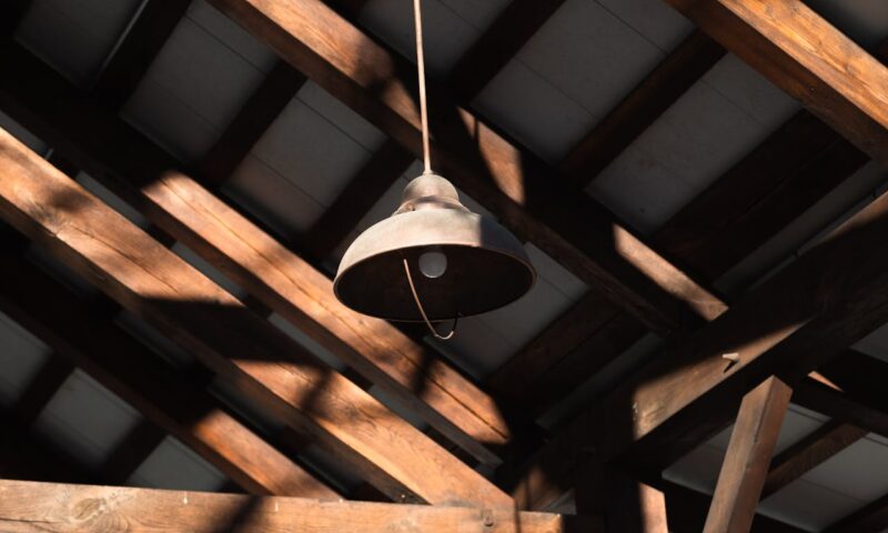 Sablage de poutres en bois : retrouver le bois brut