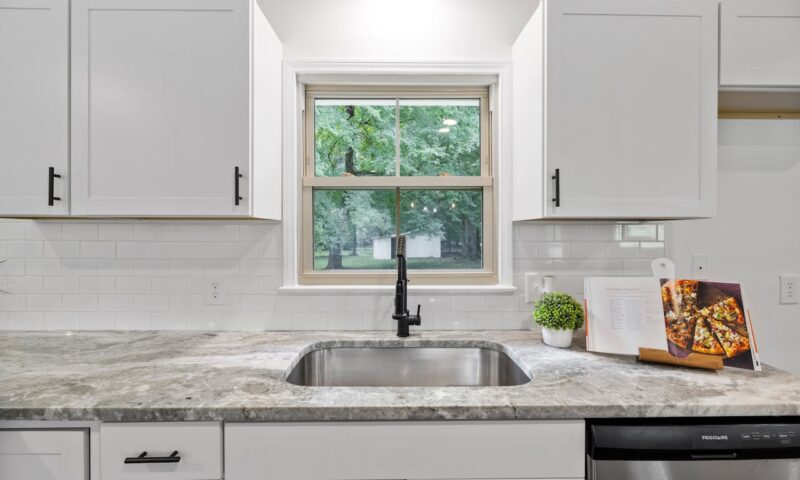 Raccordement du trop-plein lors de la pose évier