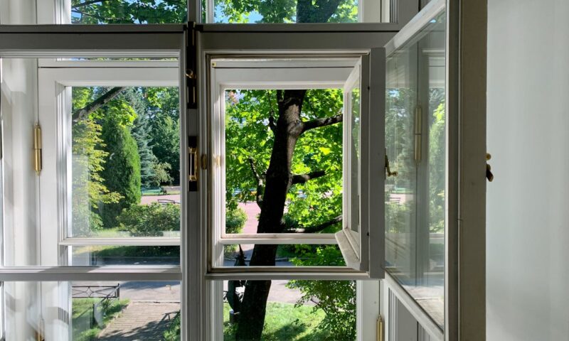 Motoriser une fenêtre ouverture par rotation existante