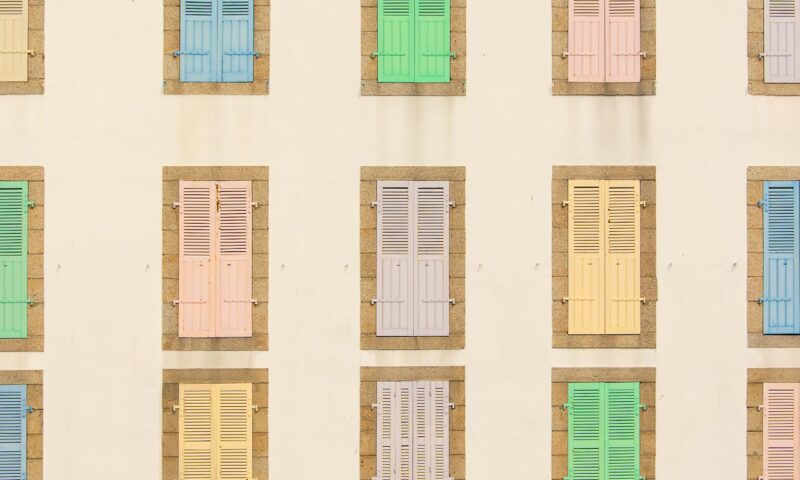 Éclairage façade rasant : mettre en valeur la pierre