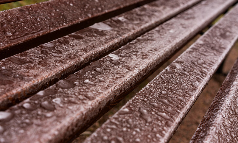 Fuite de toiture après une pluie : que faut-il vérifier ?