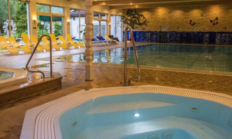 Installation d’un jacuzzi : quels travaux prévoir avant la pose ?