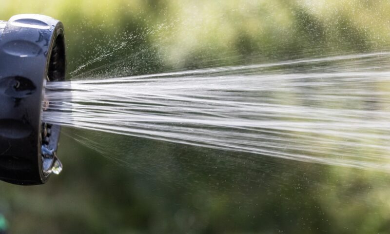 Comment réduire sa consommation d’eau grâce à l’arrosage automatique ?